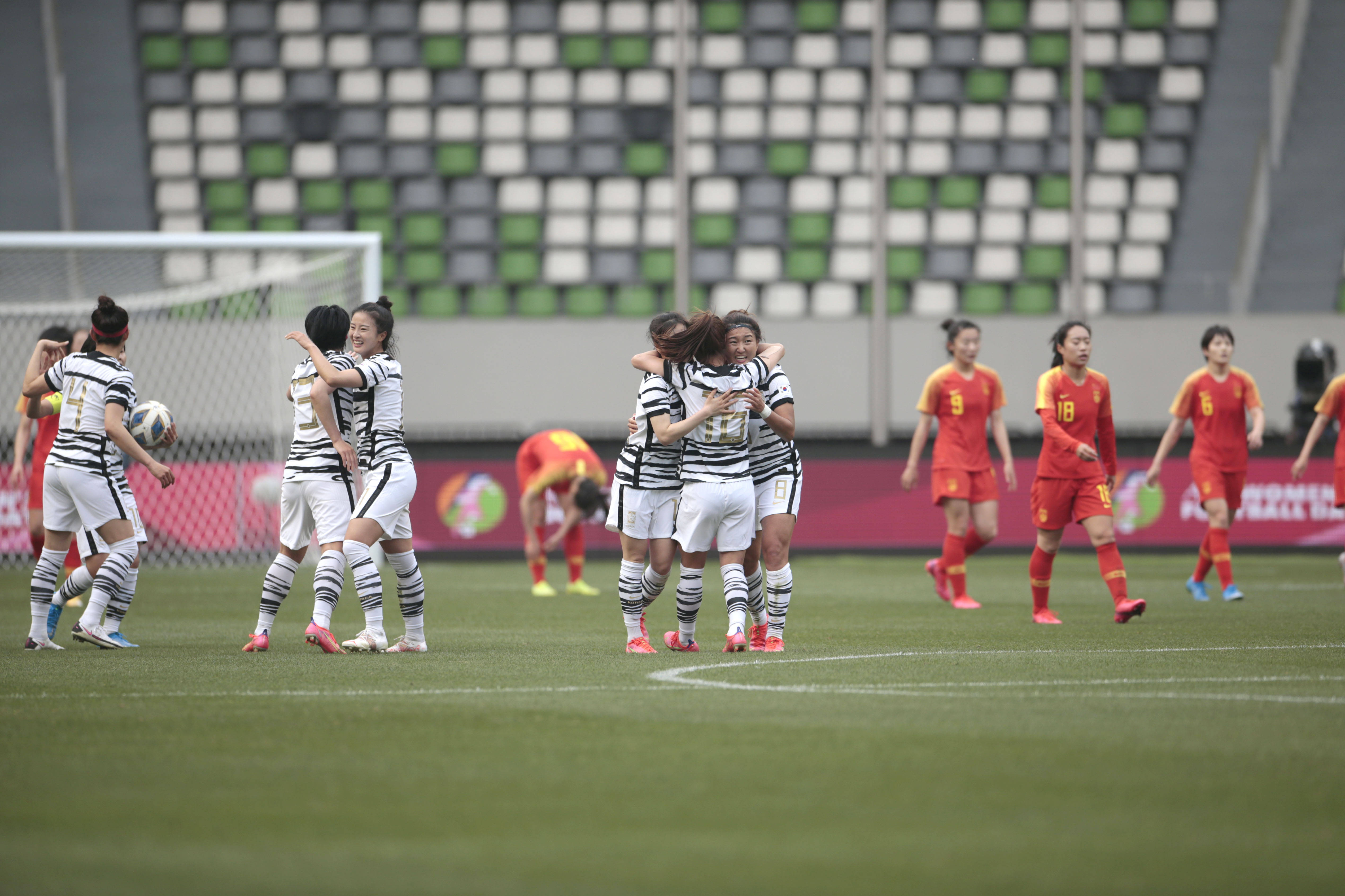 包含东京奥运会女足比赛热火朝天,中国队望冠军的词条 包含东京奥运会女足比赛热火朝天,中国队望冠军的词条