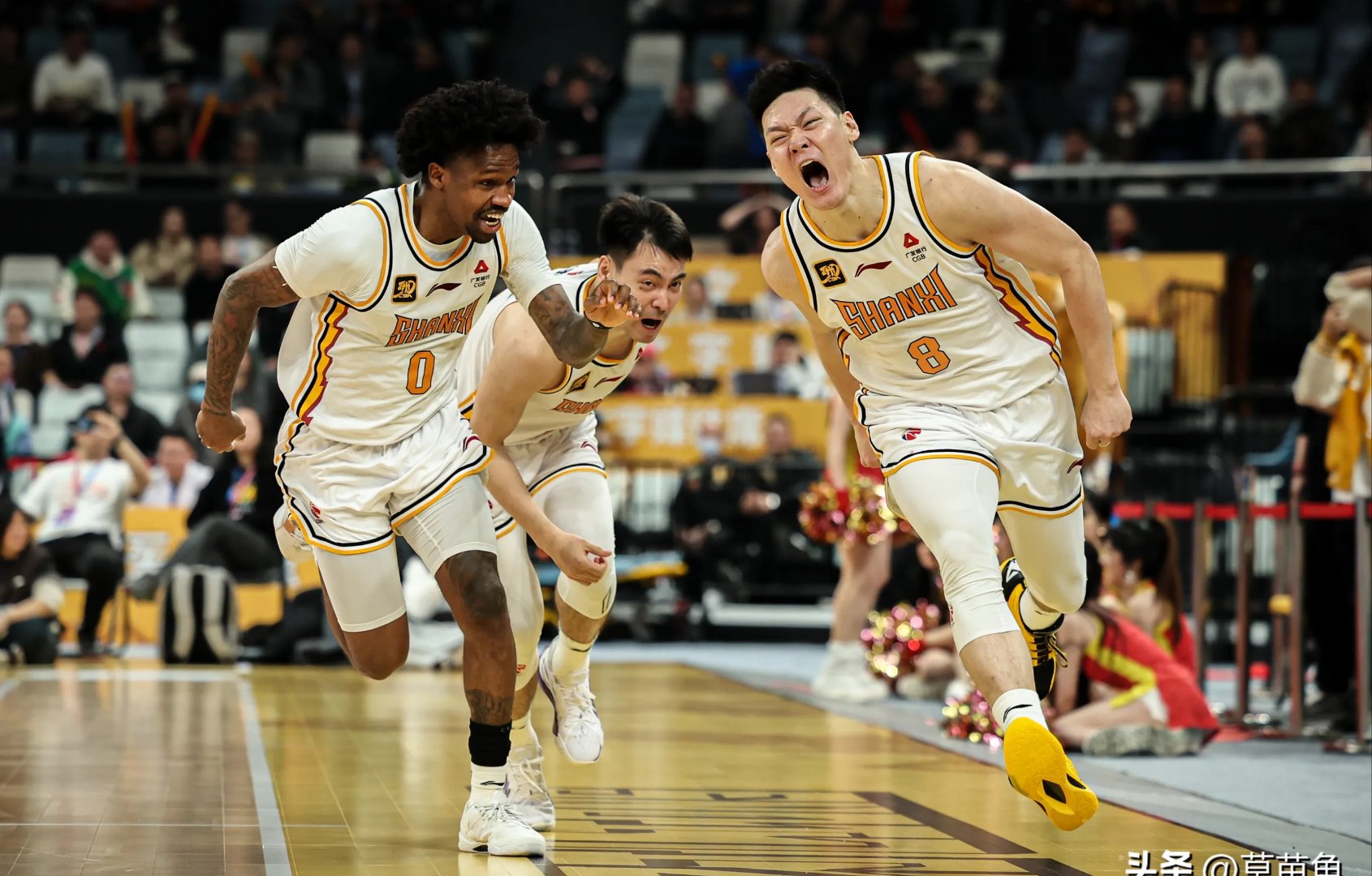 篮球比赛在不同国家之间展开激烈对抗 篮球比赛在不同国家之间展开激烈对抗