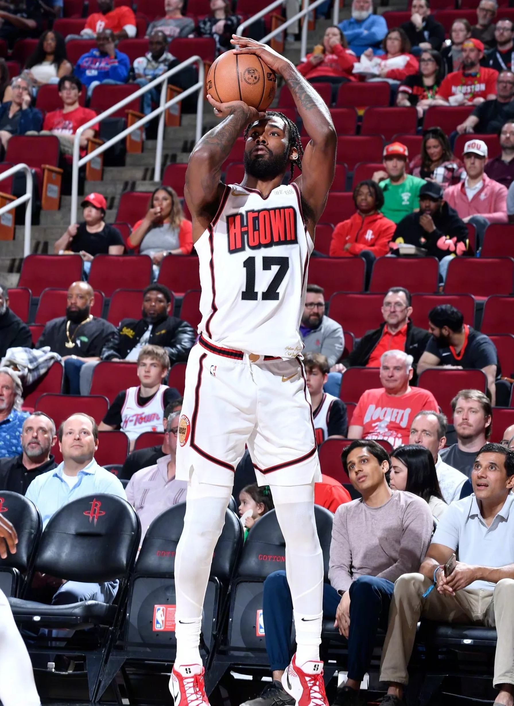 火箭客场大胜奇才,约翰沃尔砍下全队最高27分 火箭客场大胜奇才,约翰沃尔砍下全队最高27分