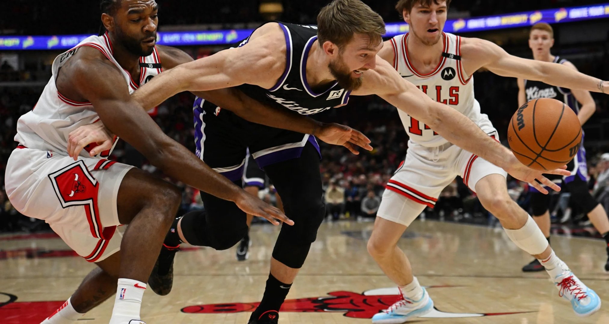 国王险胜独行侠,稳固西部前八 国王险胜独行侠,稳固西部前八