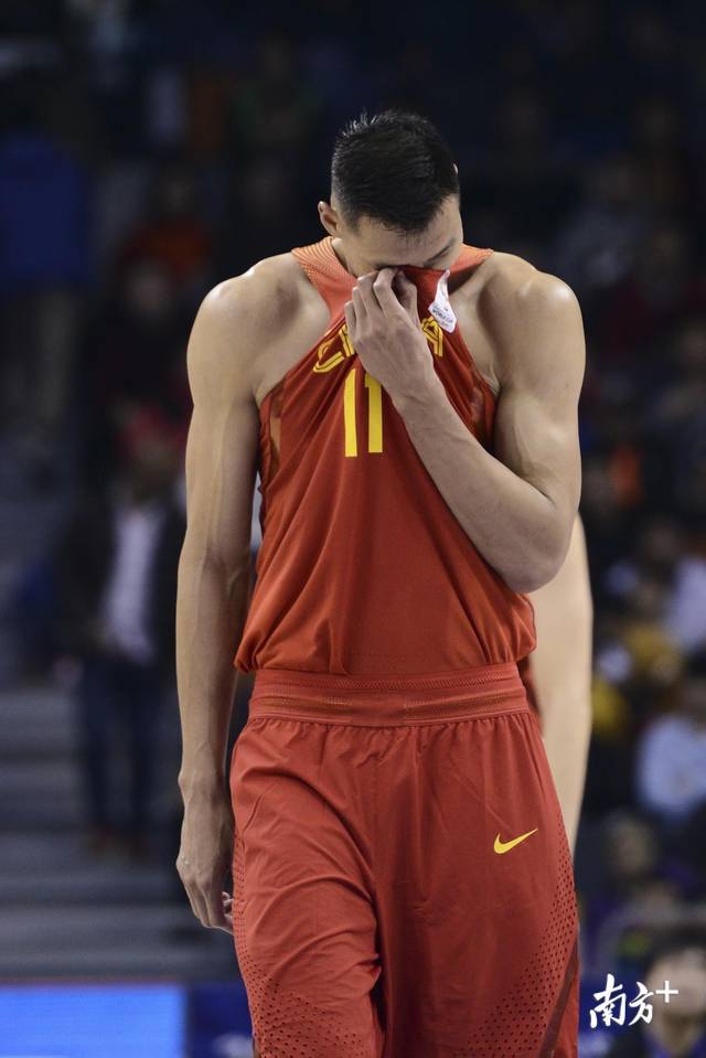 易建联32分12篮板领军广东不敌新疆遭遇两连败