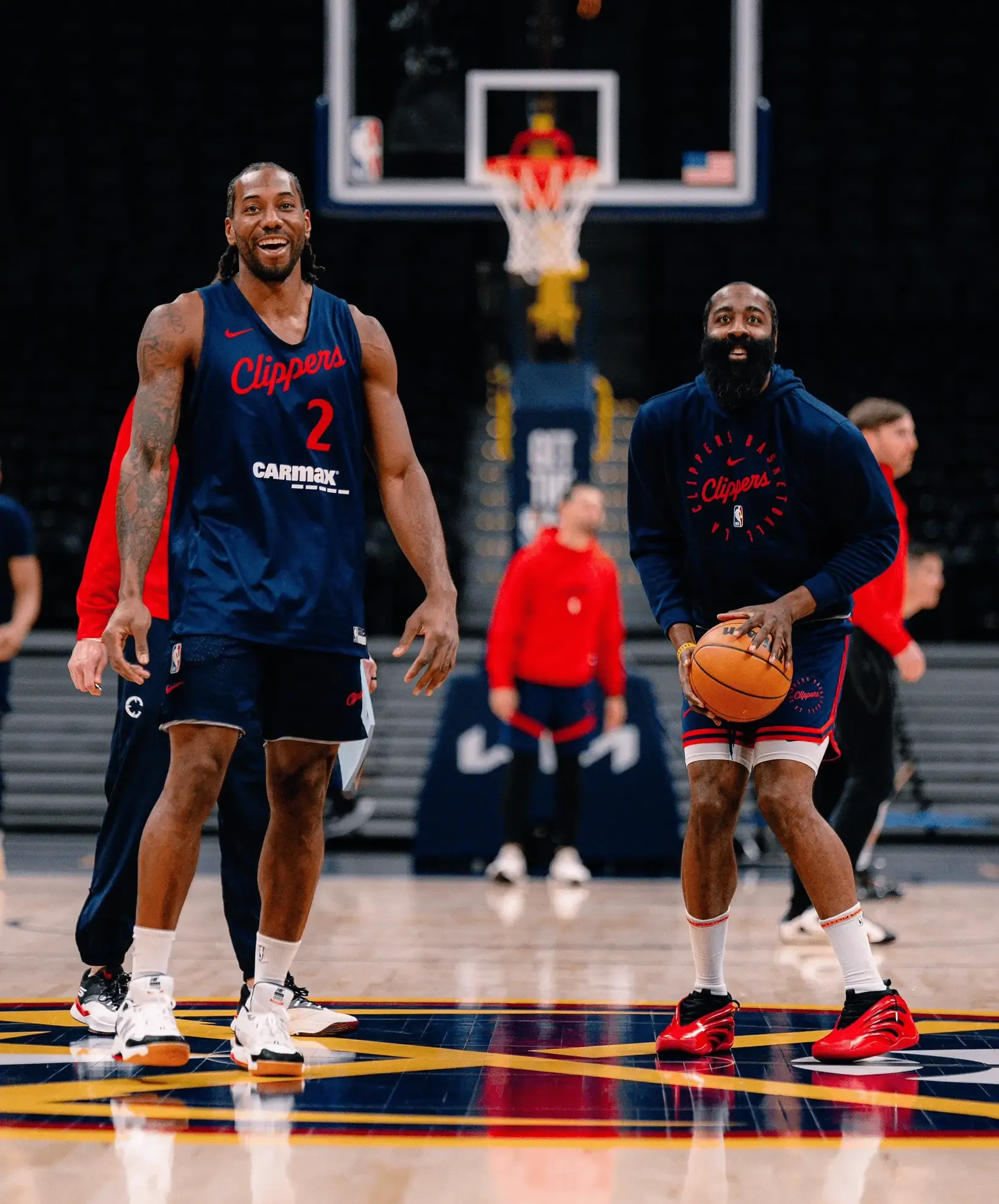 快船主场大胜掘金,豪取两连胜 快船主场大胜掘金,豪取两连胜