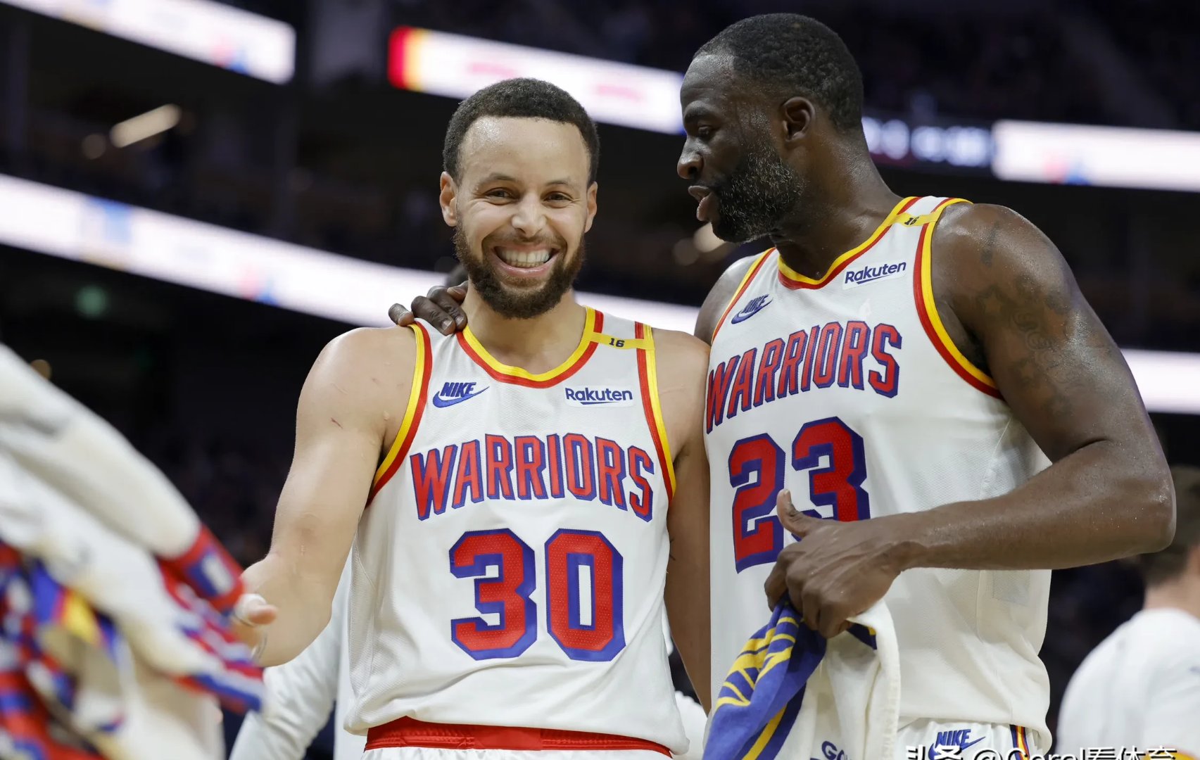 勇士胜魔术,库里轰32分 勇士胜魔术,库里轰32分